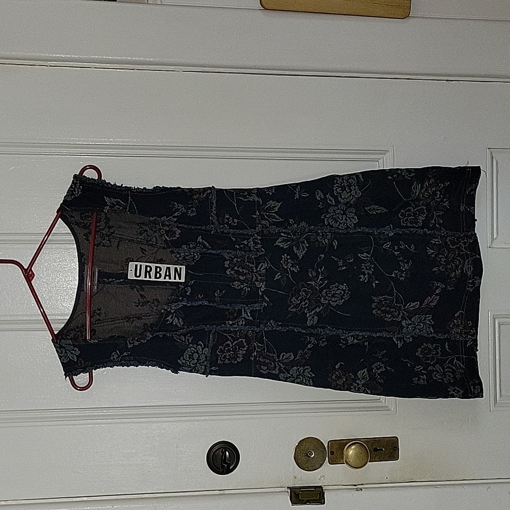 Womans Urban Outfitters Scarlett embroidered denim dress. (L)
